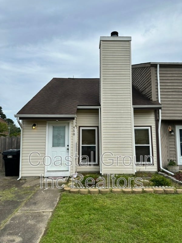 Building Photo - 458 Falling Ln