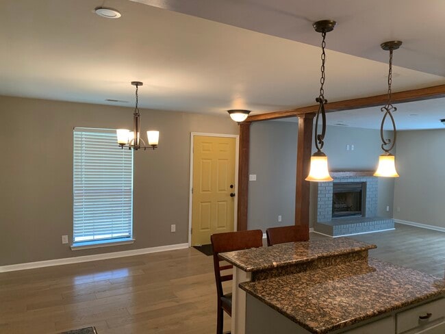 Building Photo - 3381 Leschallas Dr