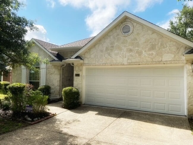 Building Photo - Fall in love with this Absolutely Beautiful 1 Story home in The Heights Of Stone Oak