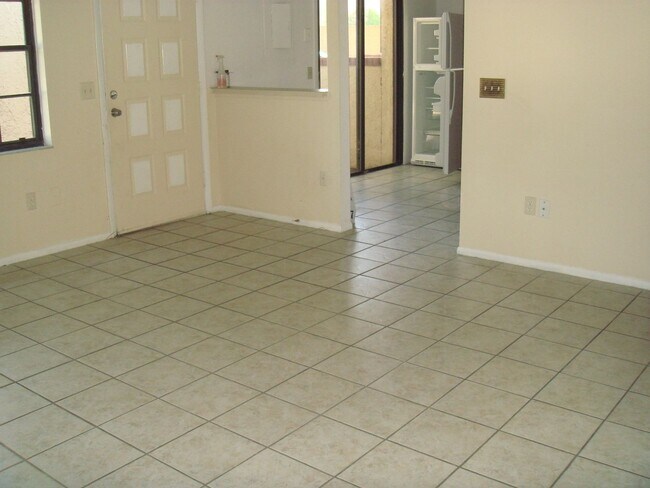 Foto del edificio - FOR RENT – 2 Bed /  2 Bath condo in the Shores – Available Now!