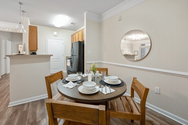 Foto del edificio - 594 Summerlake Cir