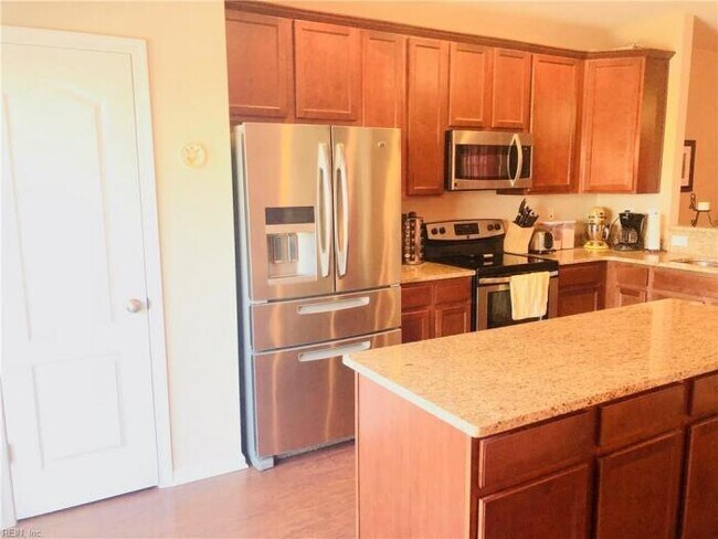 Foto del edificio - 4 bedroom in Virginia Beach VA 23462