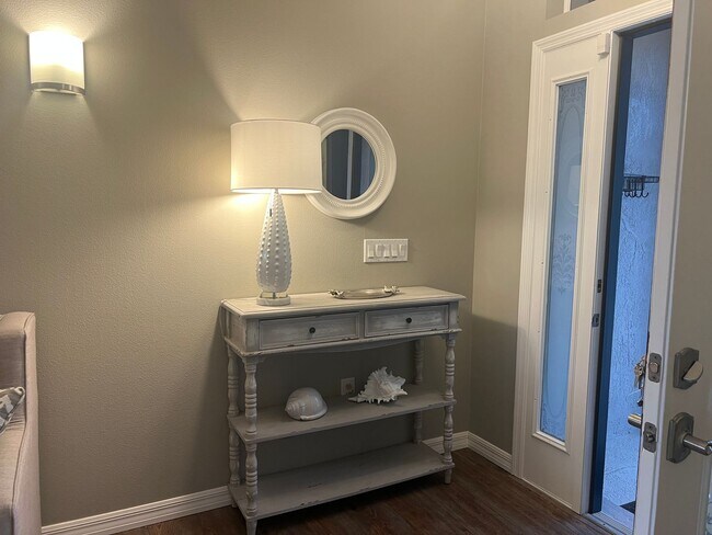 Foto del edificio - 3BR/2BA Single Family Pool Home in Lake of...