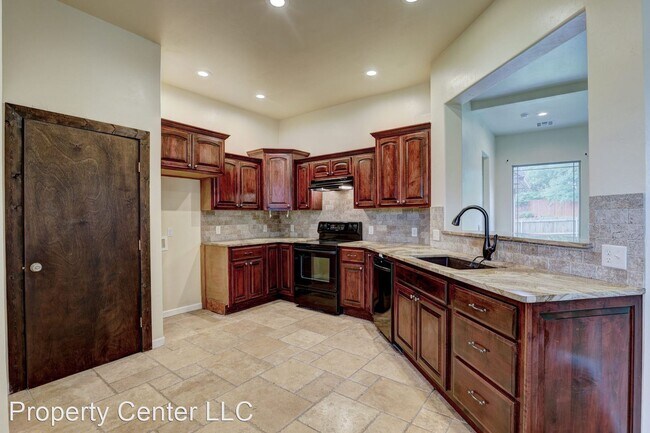 Building Photo - 3 br, 3 bath House - 817 Ashwood Ln