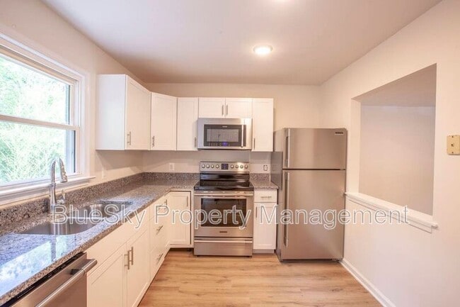 Building Photo - 247 Stribling Ave
