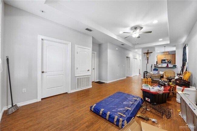 Foto del edificio - 13 Nannette Ave