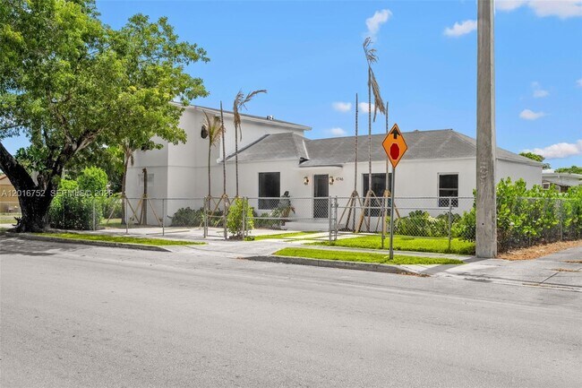 Foto del edificio - 4746 NW 10th Ave