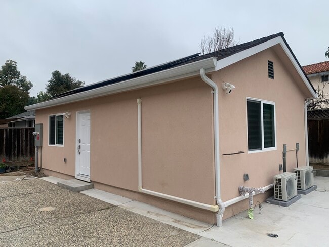 Foto del edificio - 4994 Berkeland Ct