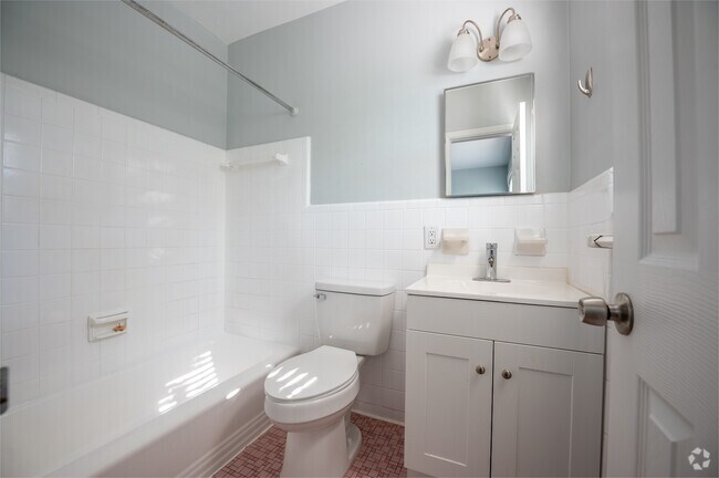 1 habitación, 1 baño - 550 pies cuadrados - Baño - The Corvette Apartments