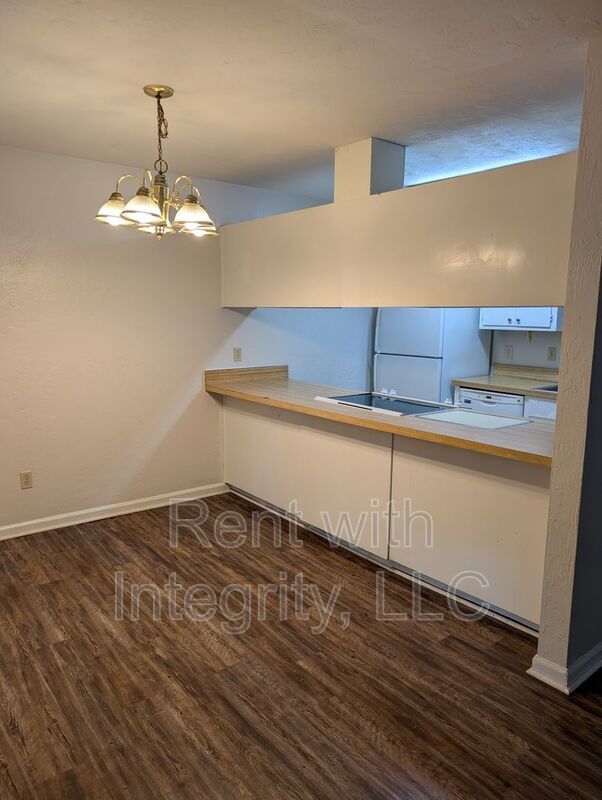Building Photo - 671 Holyoke Ct