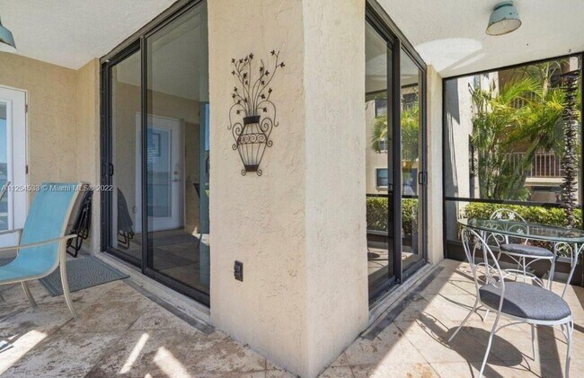 Foto del edificio - 896 N Federal Hwy