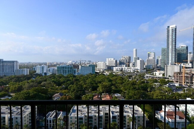 Foto del edificio - 1581 Brickell Ave