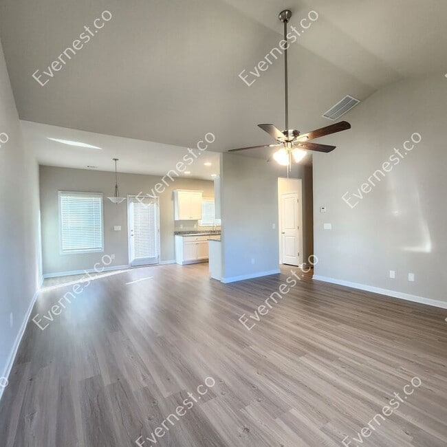 Building Photo - 105 Culver St