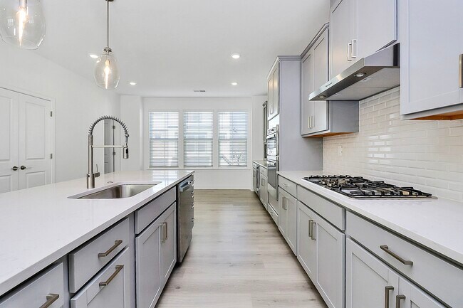 Foto del edificio - 707 Hoke Ln