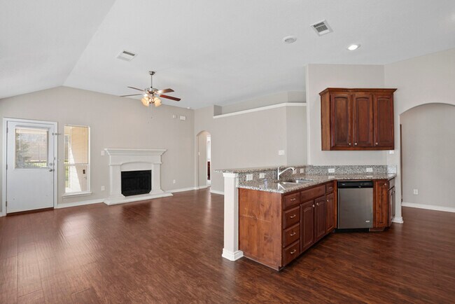 Building Photo - 216 Spring Hollow Dr