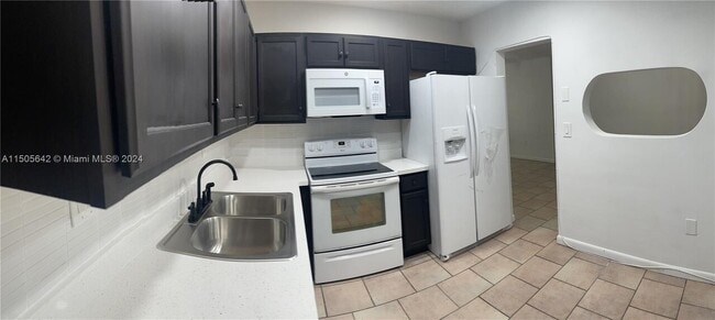 Building Photo - 9810 SW 165th Ter