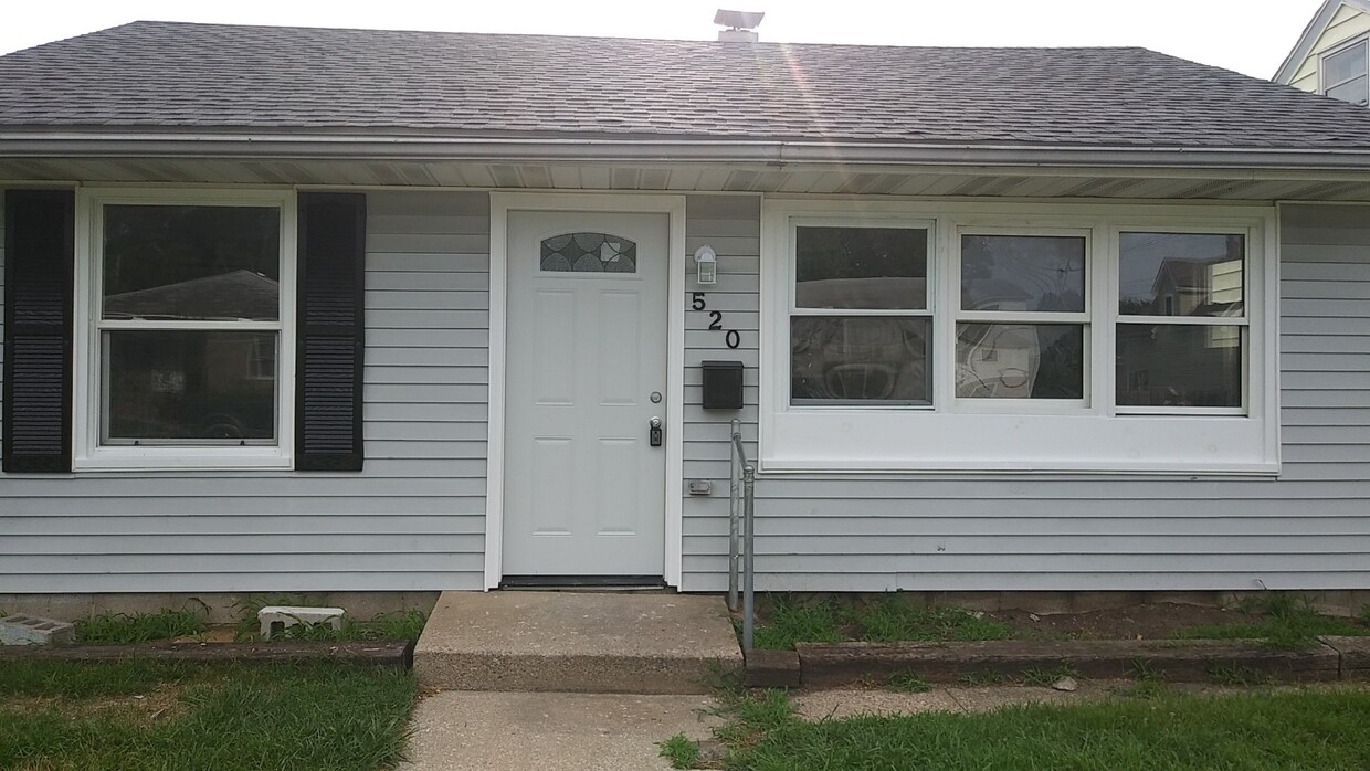 Primary Photo - 520 Burdette St