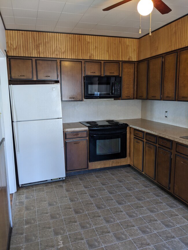 Building Photo - 69 W 5th St