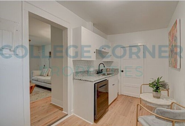 Foto del edificio - 639 S Poplar St