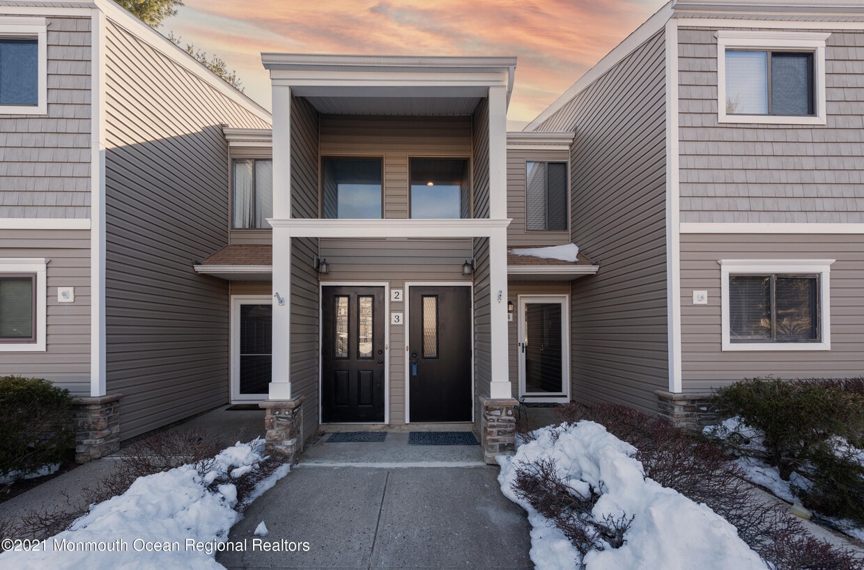 3 Iris Ct, Tinton Falls, NJ 07724 Condo for Rent in Tinton Falls, NJ