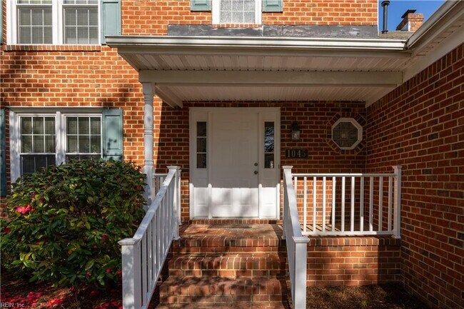 Foto del edificio - 1045 Backwoods Rd