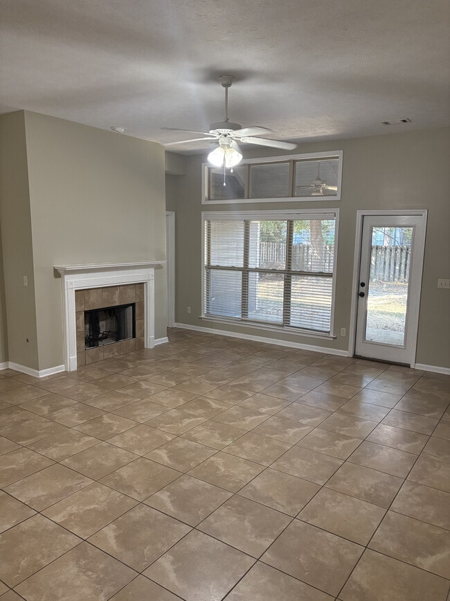 Foto del edificio - 9745 Silver Bell Ct