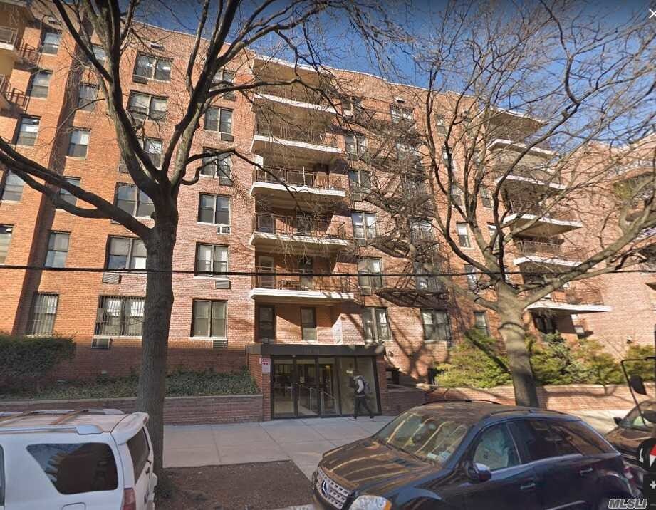 Primary Photo - 137-05 Franklin Ave