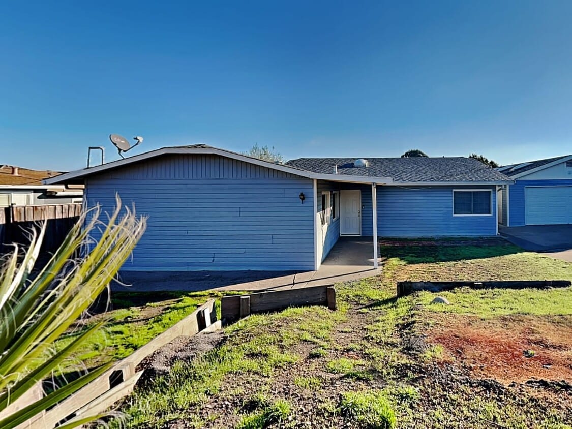 Foto principal - 233 Driftwood Dr