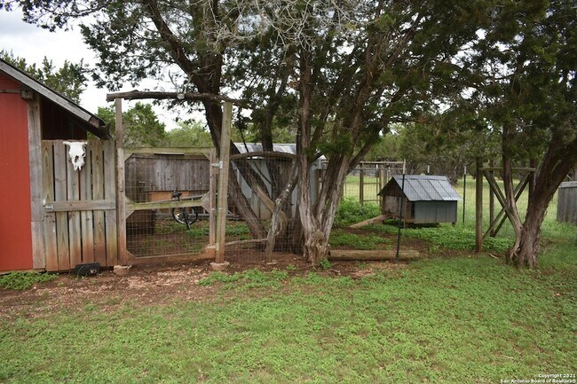 Building Photo - 328 Kinsey Ln