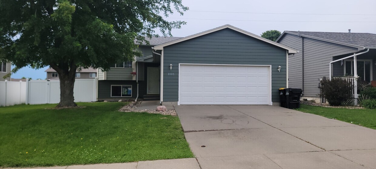 Foto principal - 8105 W Stoney Creek St