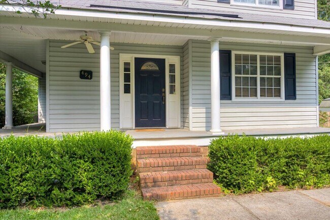 Foto del edificio - 494 Fairfield Ct