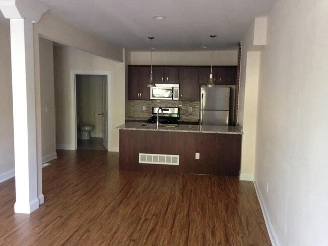 Building Photo - UNION