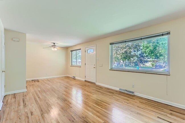 Foto del edificio - Beautiful Bungalow in Great Englewood Loca...