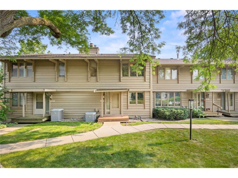 Primary Photo - 10329 Scarborough Rd