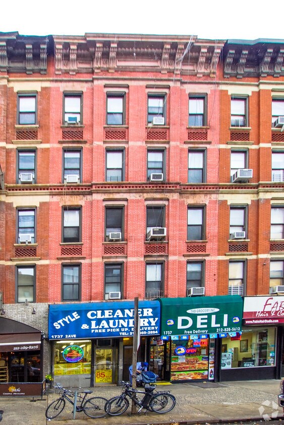 Building Photo - 1737 2nd Ave