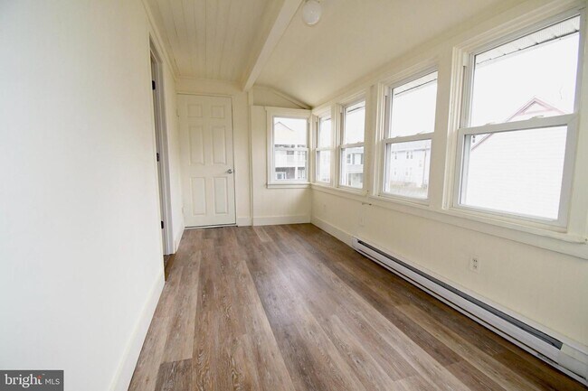 Building Photo - 558 Bourbon St