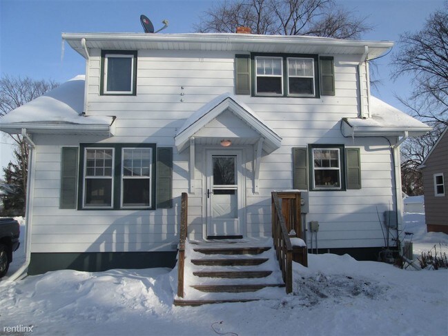 Building Photo - 1402 Cottonwood St
