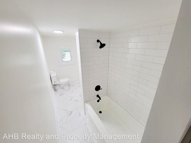 Building Photo - 2 br, 1 bath House - 310 Union Ave