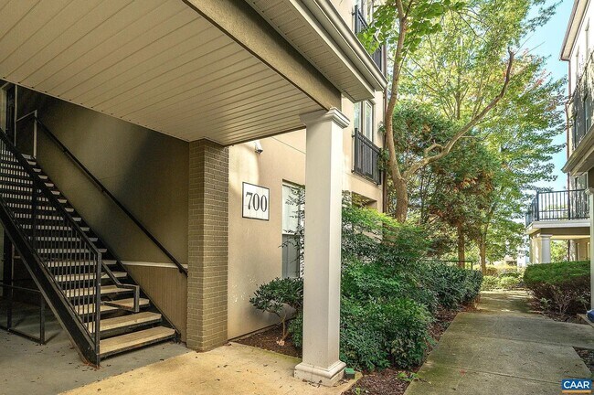 Foto del edificio - 700 Walker Sq