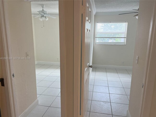 Foto del edificio - 3750 NW 115th Way