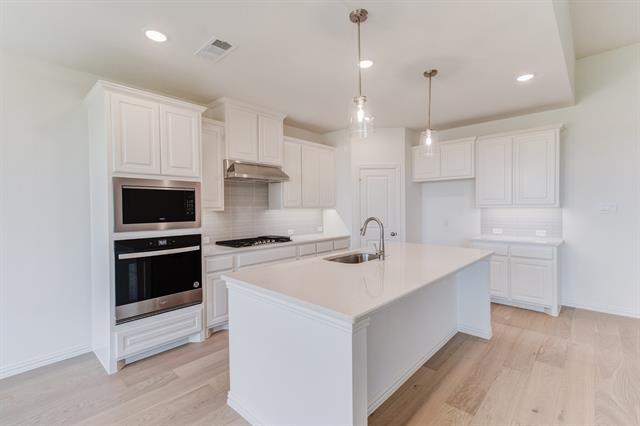 Foto del edificio - 811 Cedarwood Ct