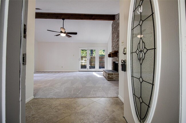 Foto del edificio - 4 Brentwood Oaks Ct