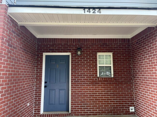 Foto del edificio - Condo at South Creek Available in August!