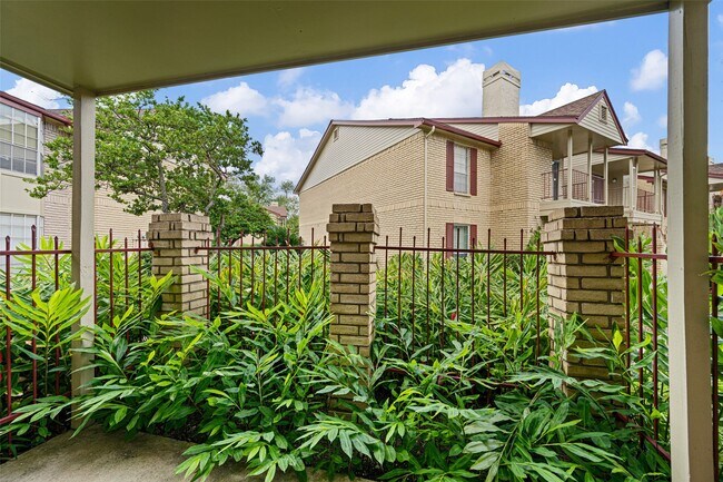 Building Photo - 2120 El Paseo St