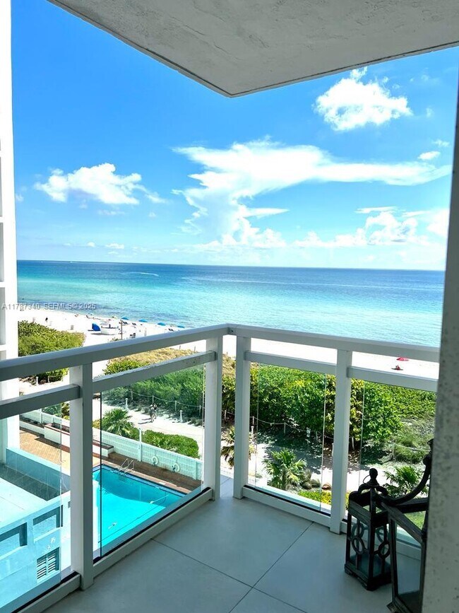 Foto del edificio - 6917 Collins Ave