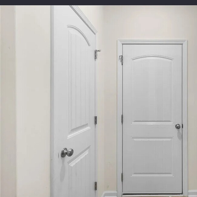 Building Photo - 1593 Mount Rainer Dr