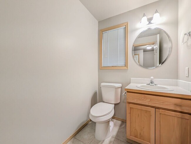 Foto del edificio - Charming 2 bedroom, 1.5 bath with fully fenced backyard and garage!