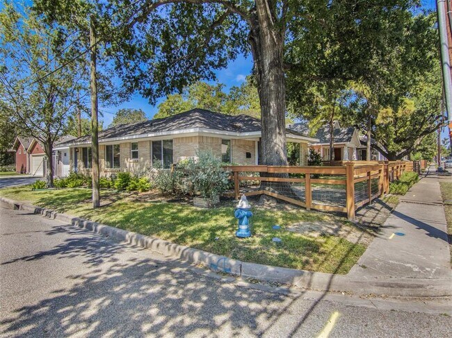 Building Photo - 4601 Michaux St