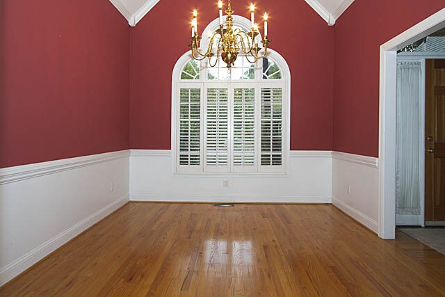 Foto del edificio - Inviting 3 Bed / 2.5 Bath Home Featuring Main Level Suite