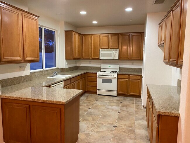 Foto del edificio - 1648 Rigel St